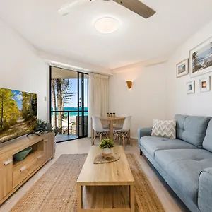 https://coolum-beachside-apartments.queenslandhotels.net