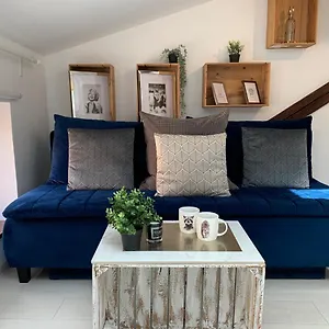 https://quiet-corner-studio.krakowhotelspoland.com