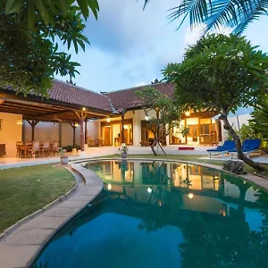 https://bali-royal-heritage-villa.hotelsseminyak.net